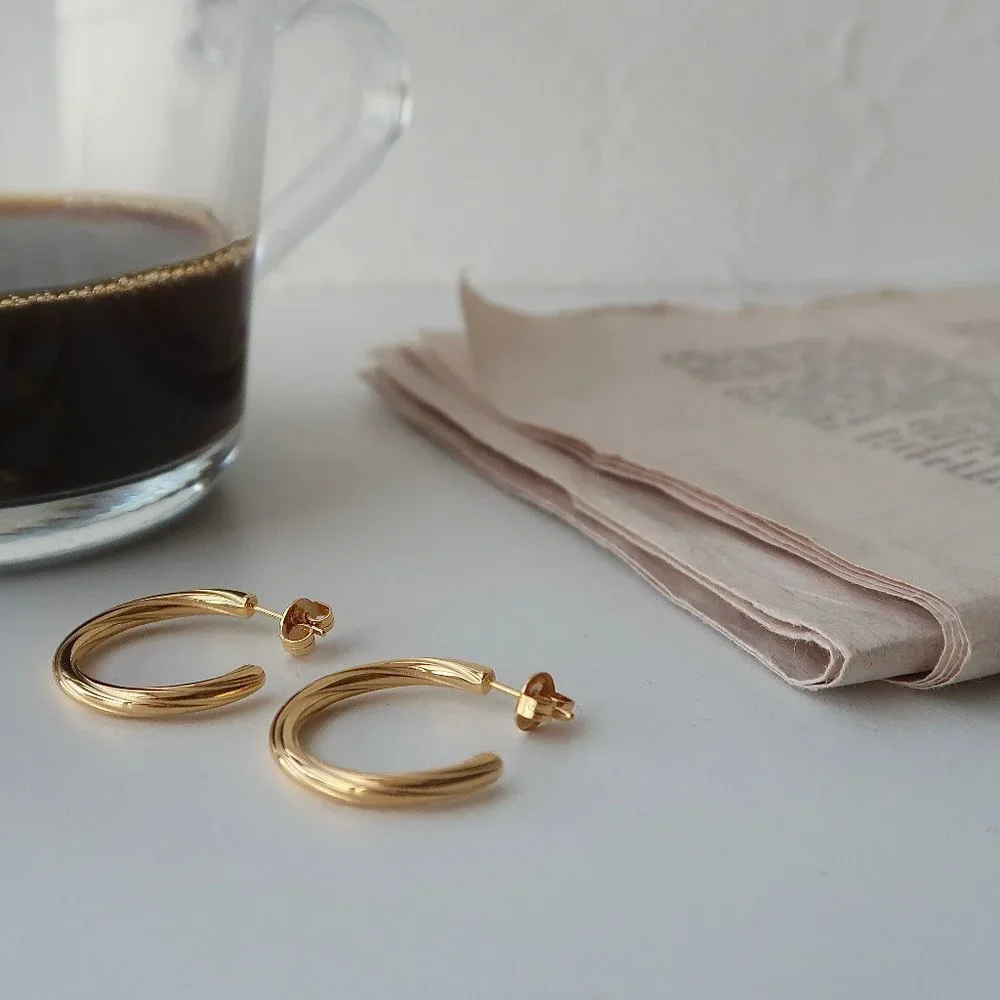 NEW 18K Gold Plated Braided Round C Hoop Earrings - Picture 4 of 6